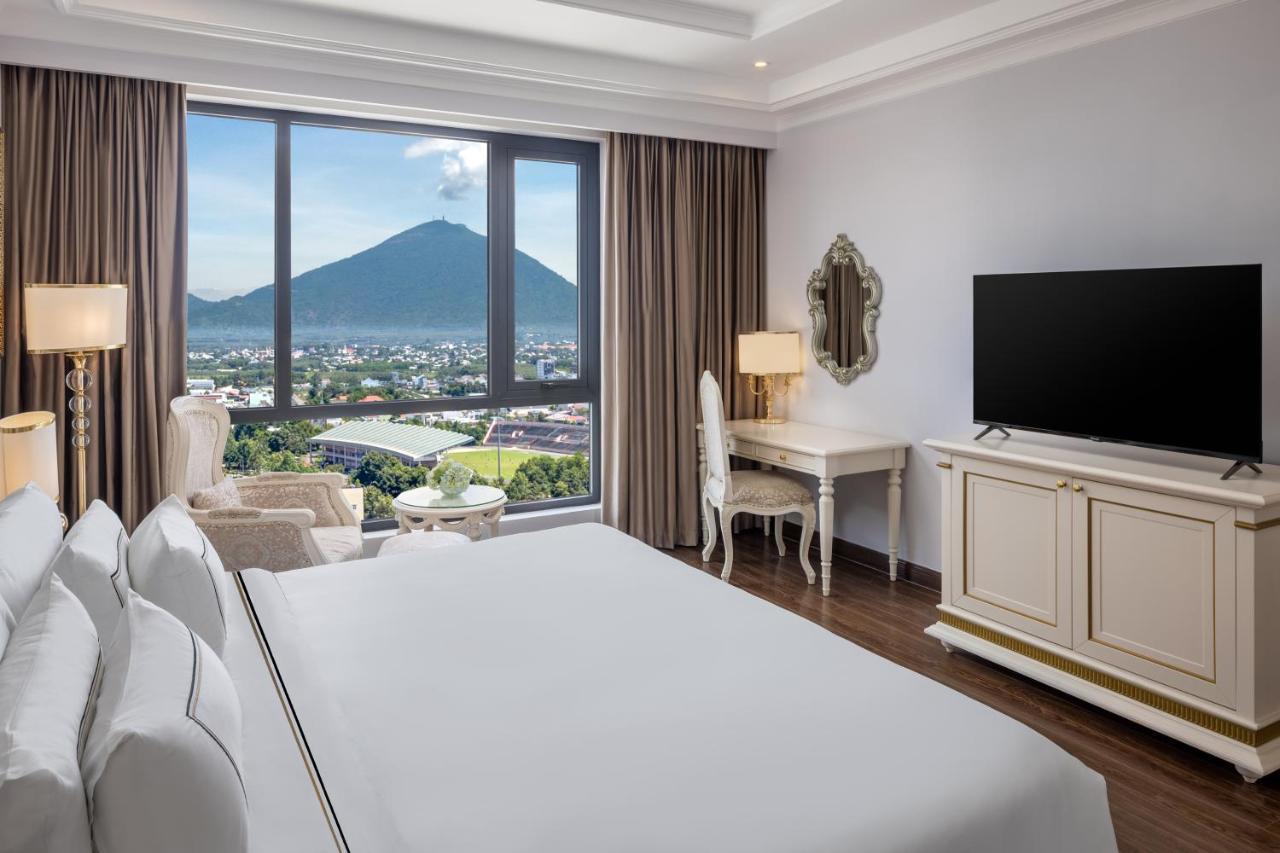 Hotel Melia Vinpearl Tây Ninh Zewnętrze zdjęcie